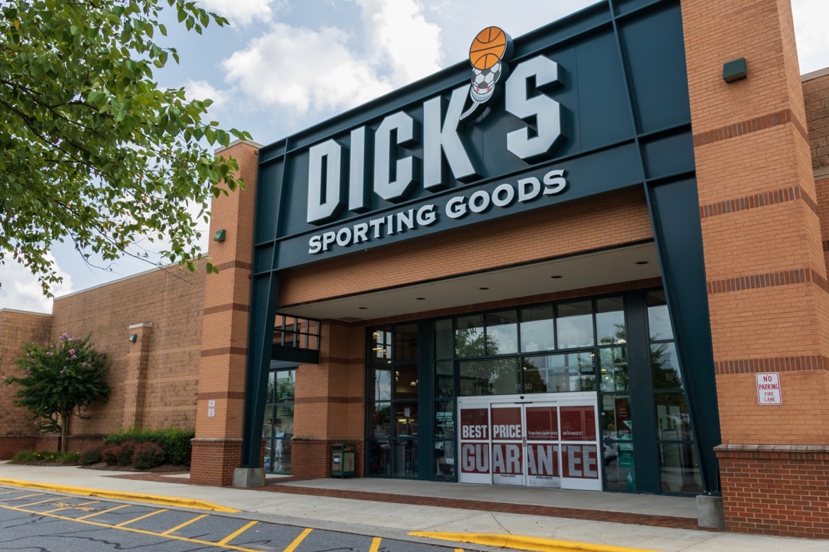 Dick's Sporting Goods Exterior {Stores with Spring Markdowns}