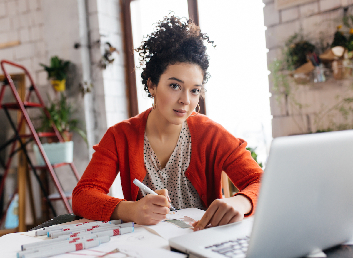 woman-drawing-at-computer