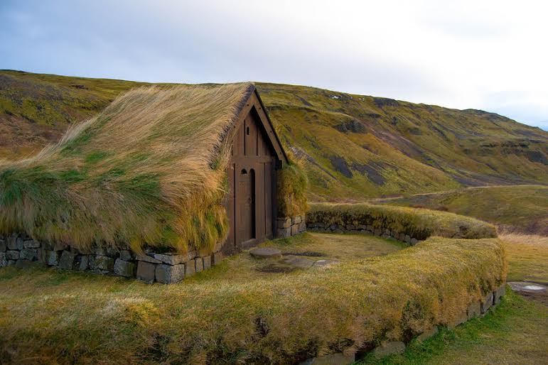 amazing-fairytale-grass-roofs-of-scandinavia-04