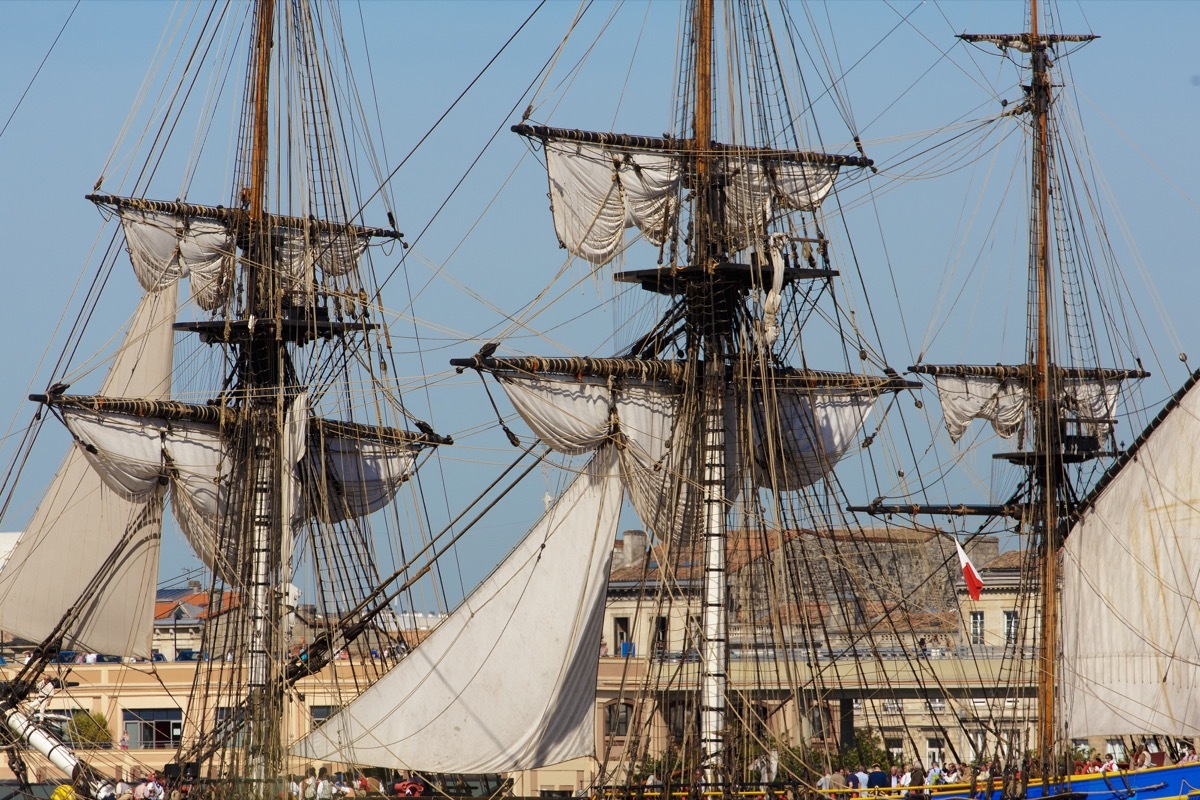 france ships in port