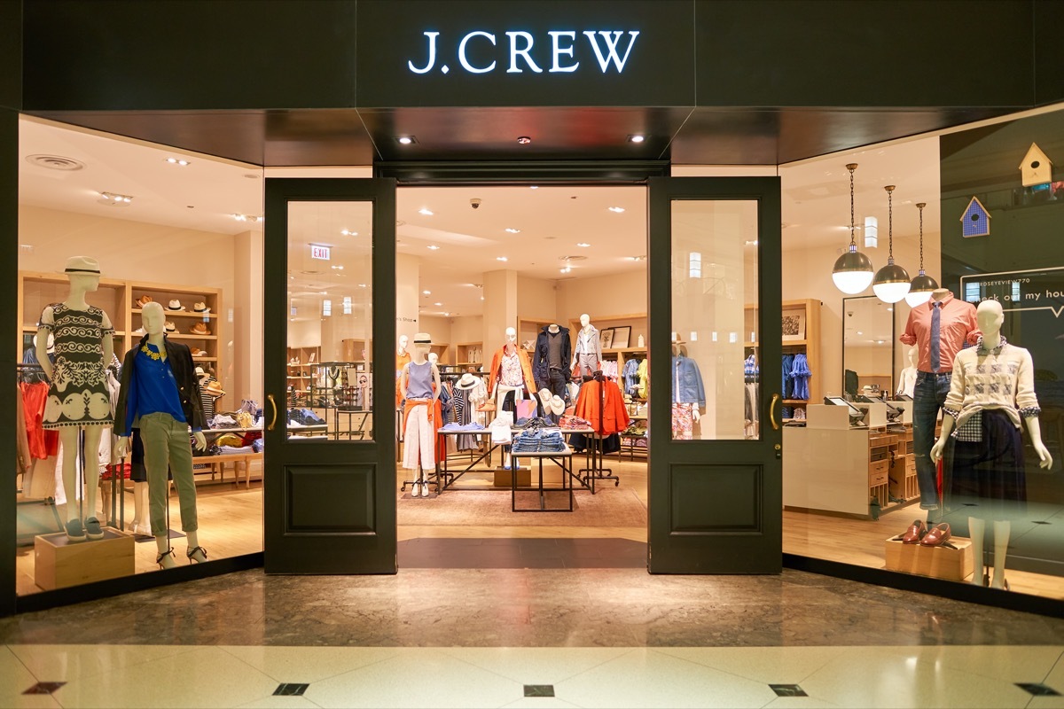 j crew store exterior entrance