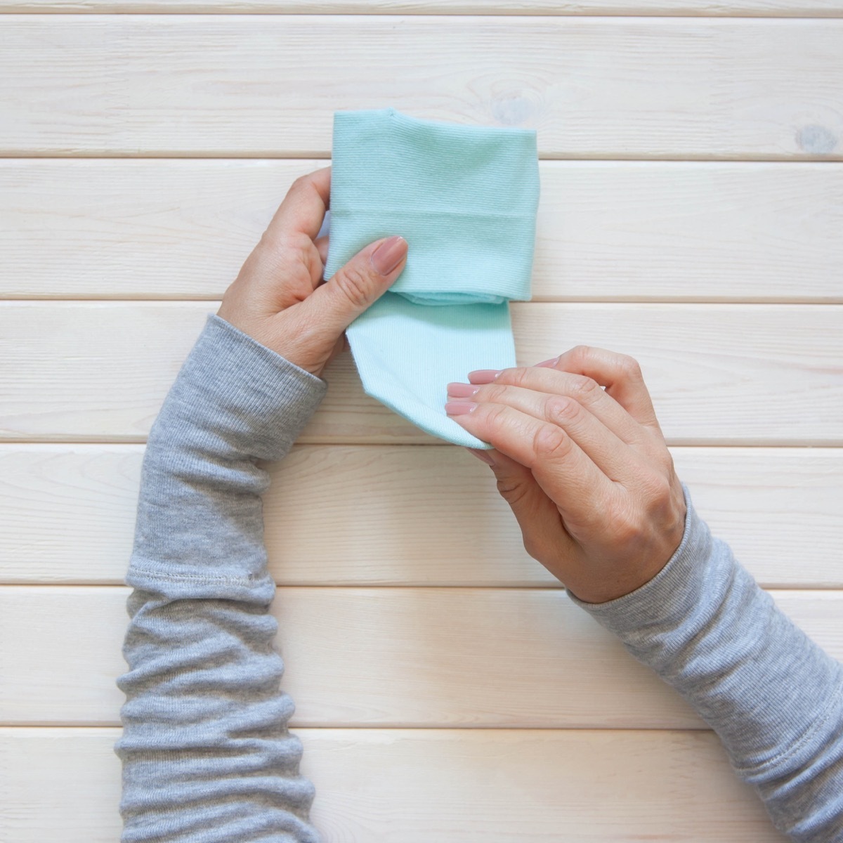 folding socks konmari