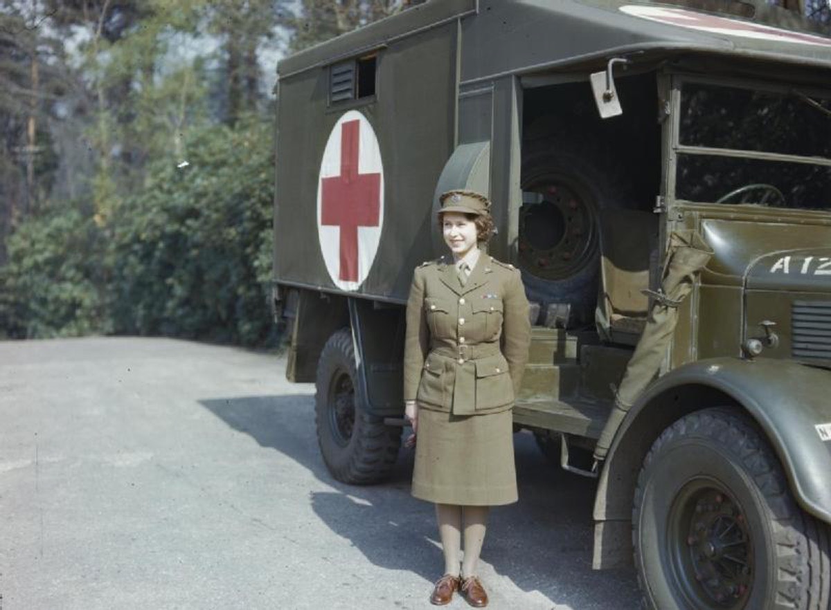 queen elizabeth in auxiliary territorial service uniform when young