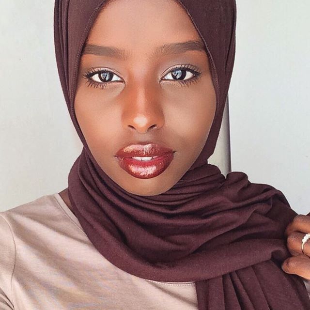 unbelievably_beautiful_women_wearing_hijabs_on_ig_15