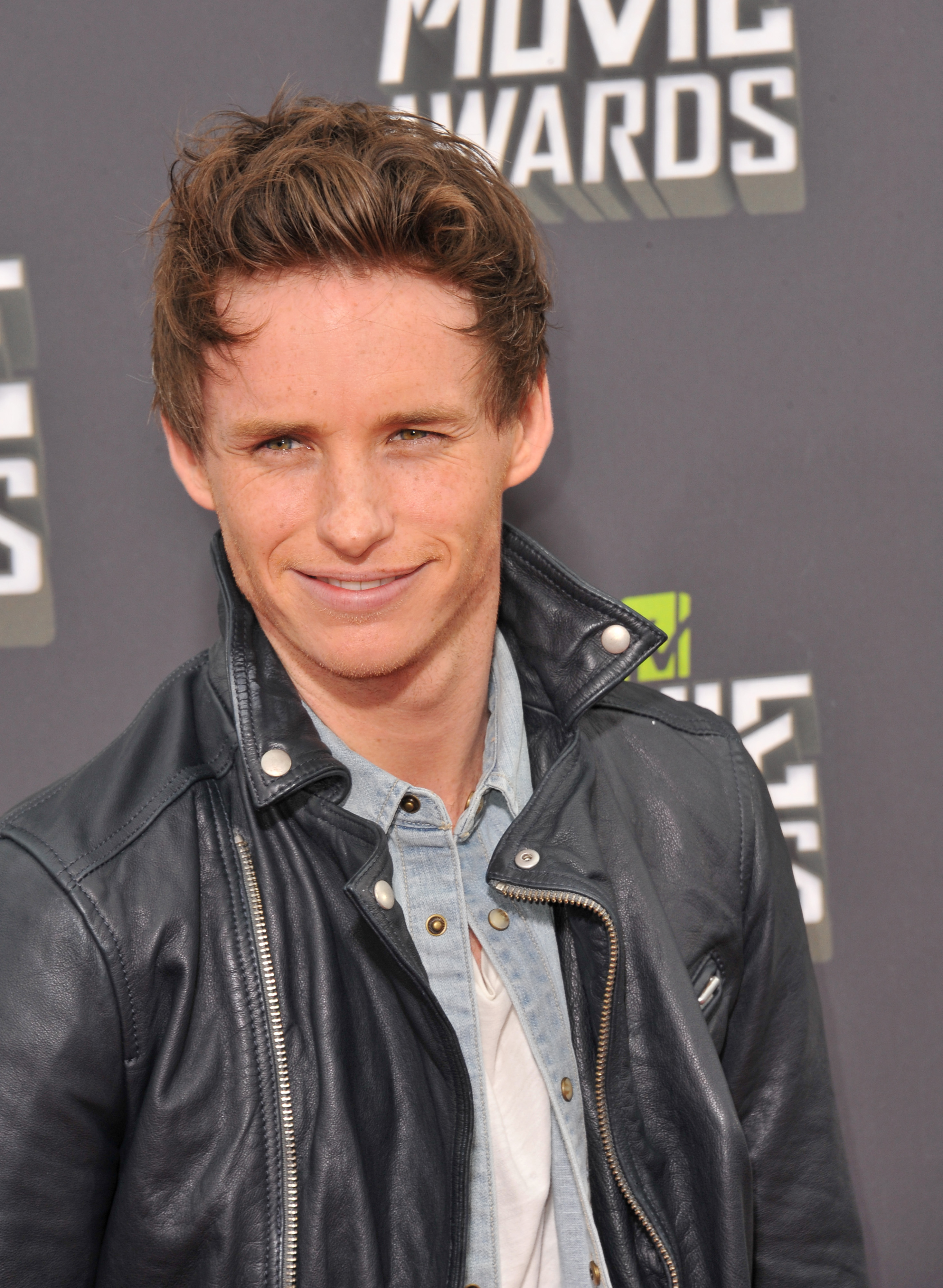 Eddie Redmayne, a curly hair icon