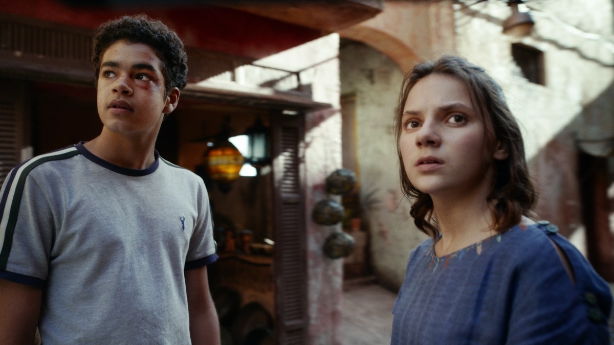 Amir Wilson and Dafne Keen in His Dark Materials