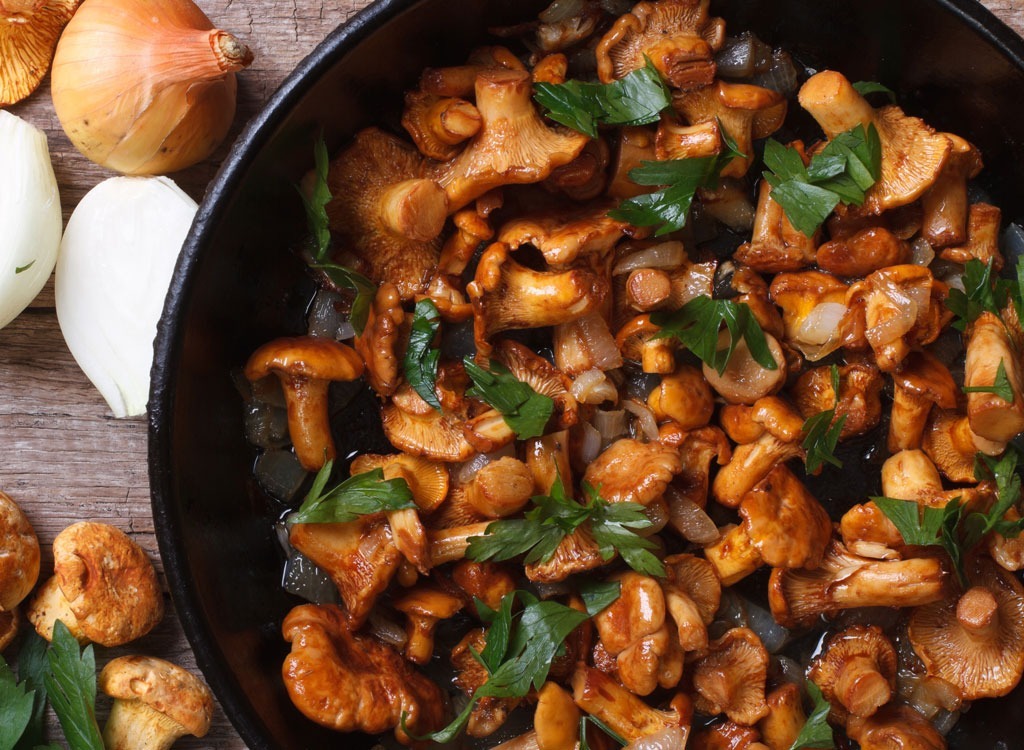 chanterelle mushrooms