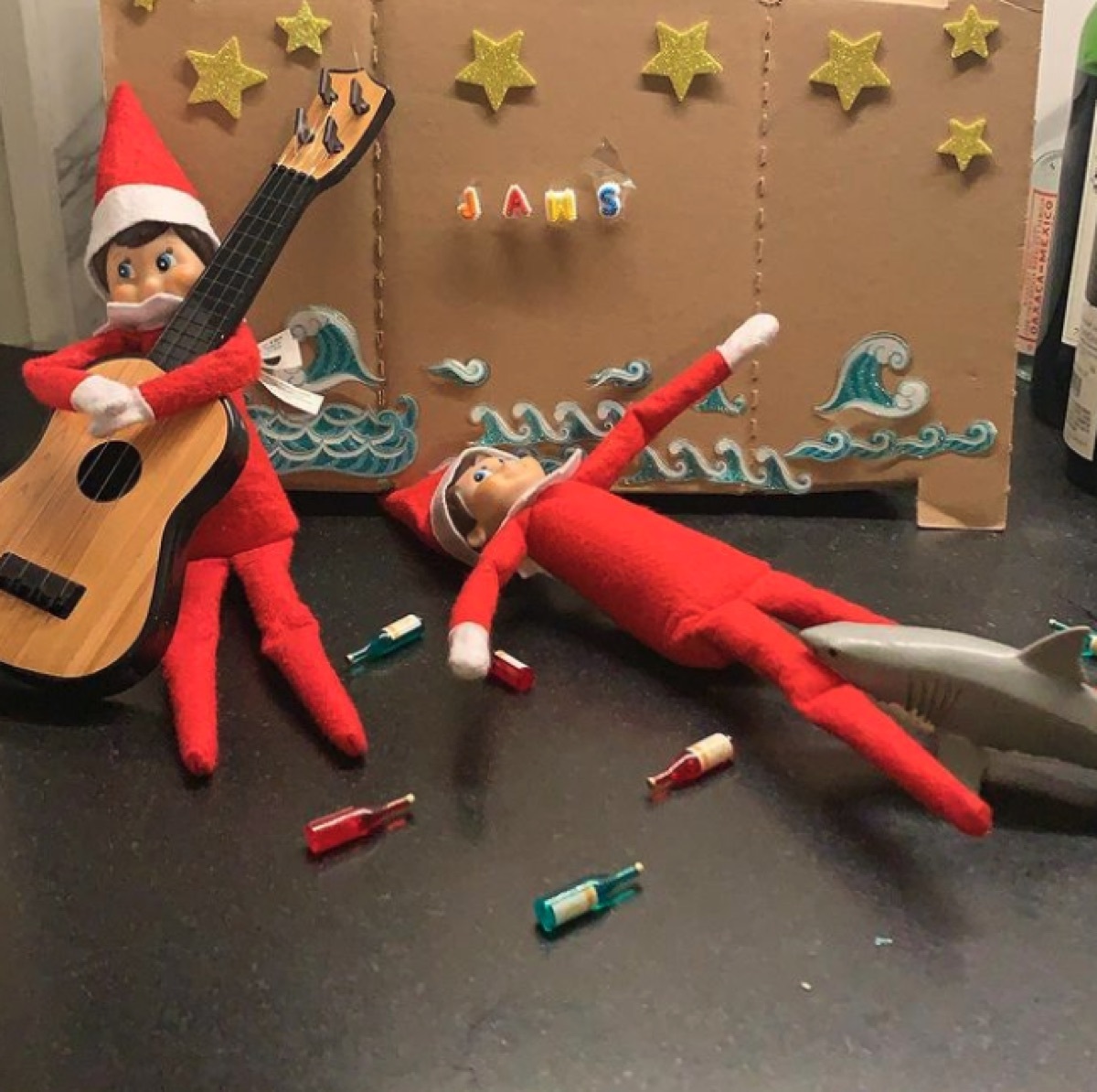 Jenny Mollen's Elf on a Shelf scene