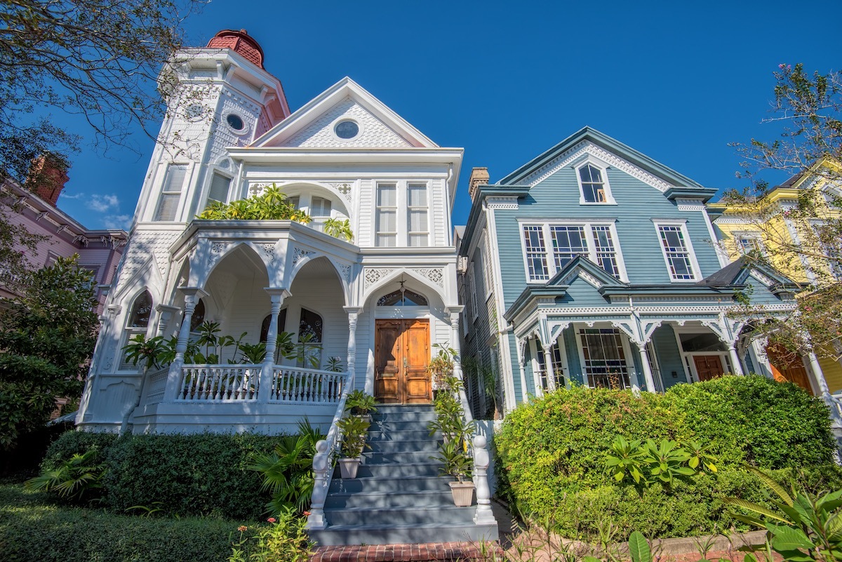 Savannah Georgia victorian home most popular house styles