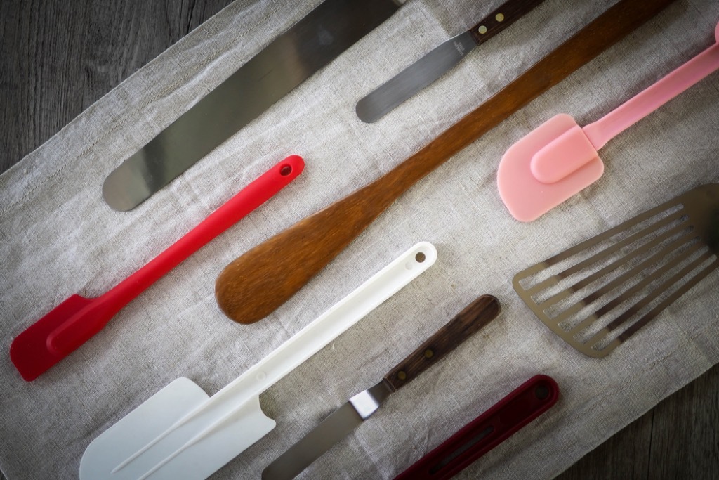 spatulas and kitchen utensils, easy home tips