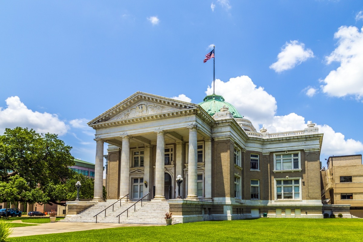 calcasieu courthouse building in lark charles