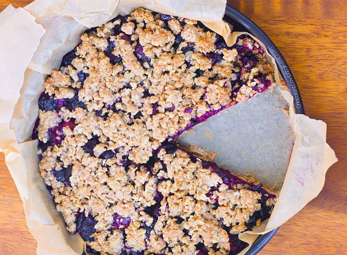 oatmeal cherry crumble pie