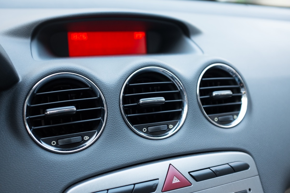 Air conditioner in car 