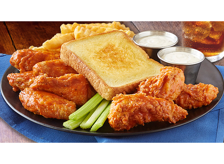 Zaxbys buffalo wings and things plate