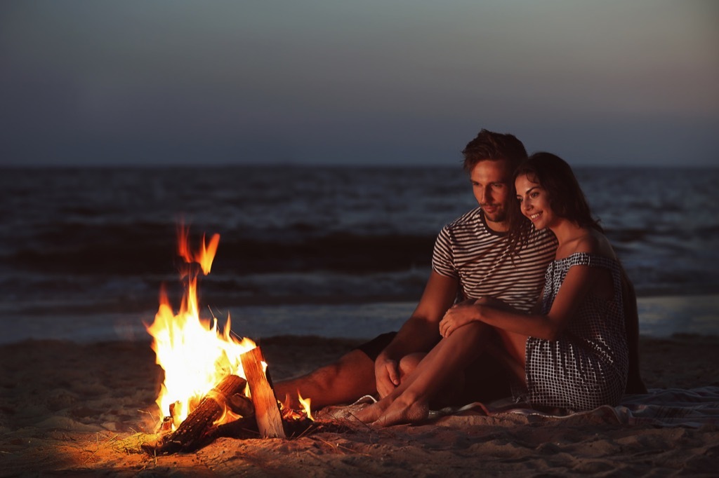 Making a bonfire, a great non-cliché second date. second date ideas