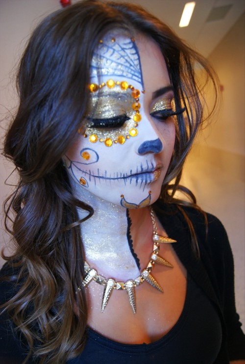 Full skull | 10 Day of the Dead Makeup Ideas | Her Beauty