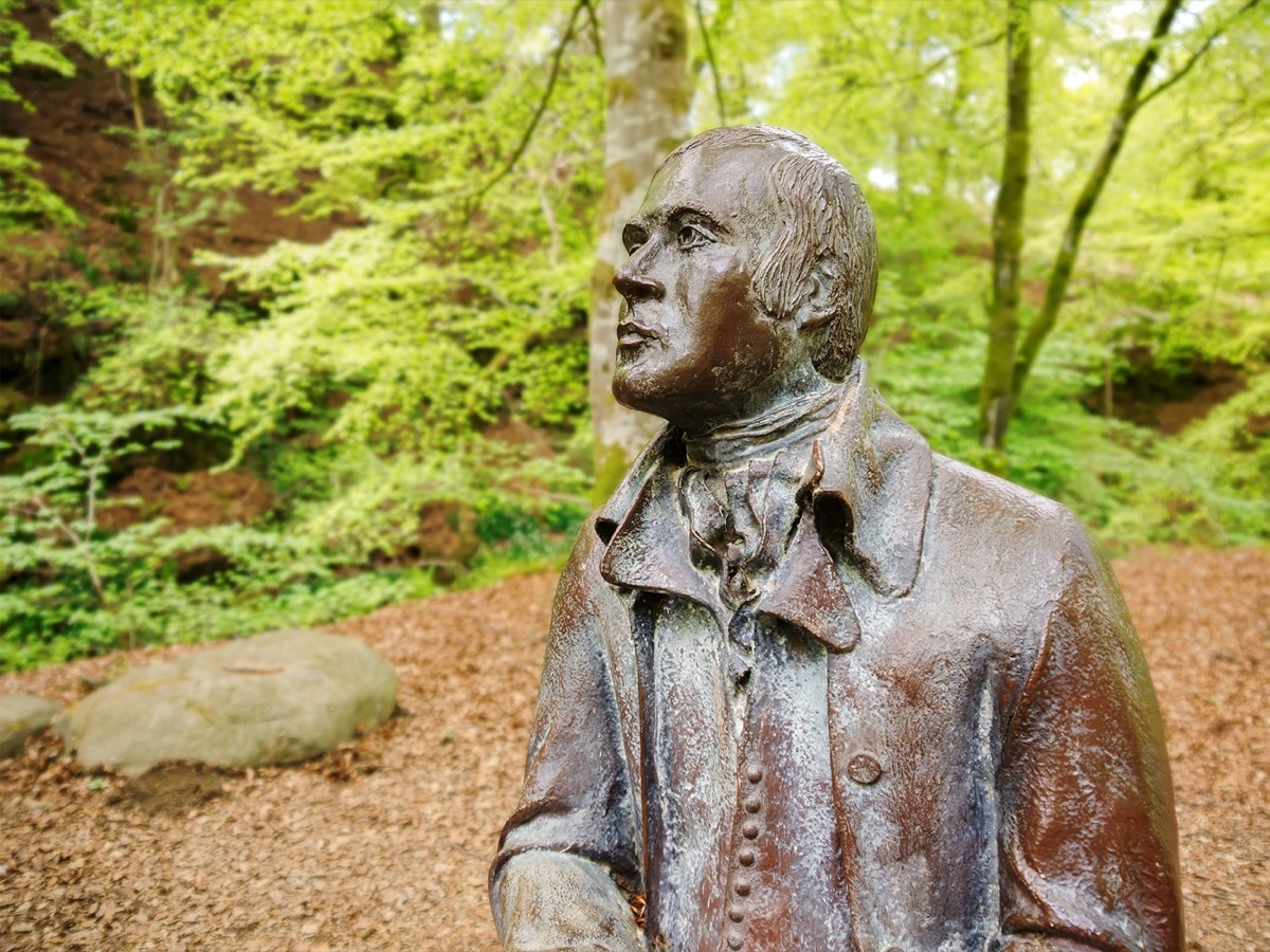 Robert Burns statue in Scotland