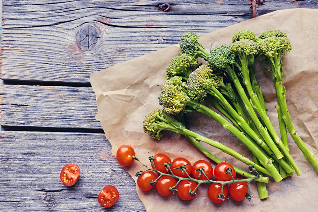 tomatoes, broccoli, food synergy