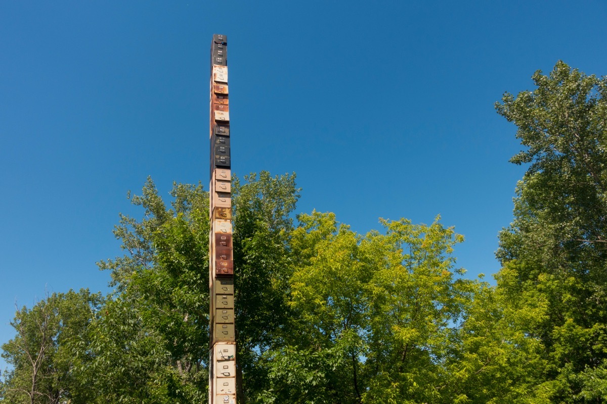 world's largest filing cabinet, vermont, weird state landmarks