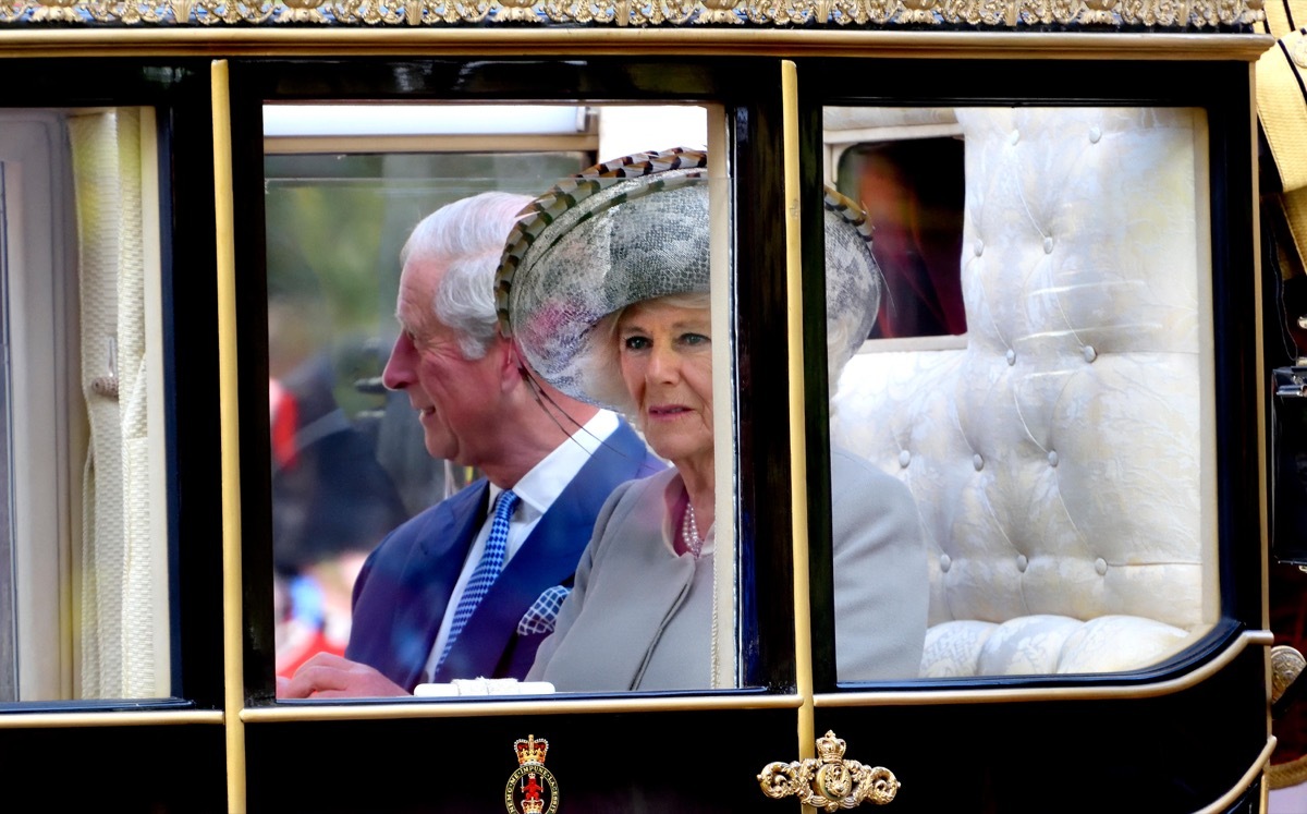 F4NFWN London Oct 20th 2015. Prince Charles and the Duchess of Cornwall in a ceremonial carriage on The Mall for Chinese President Xi J