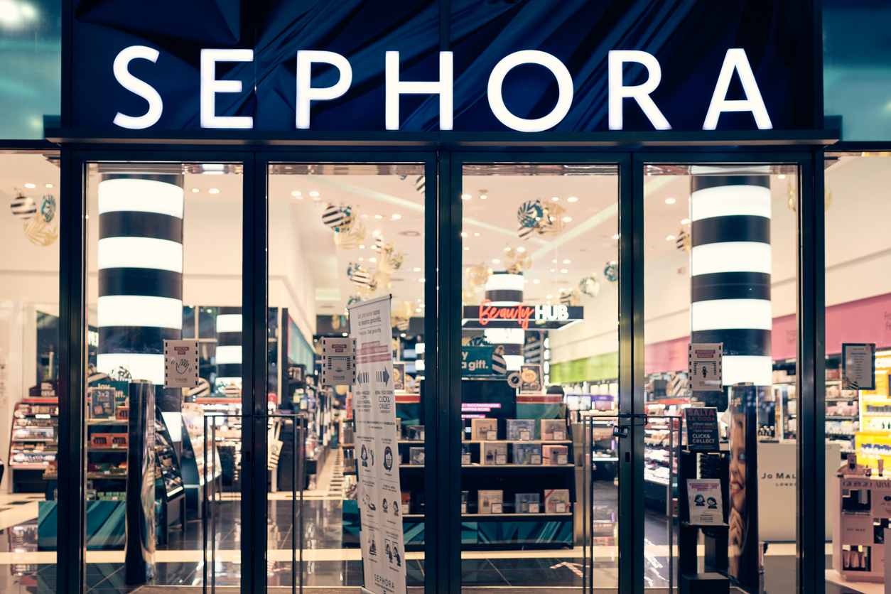 A Sephora makeup store exterior