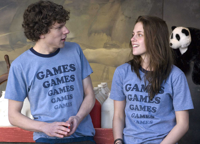 jesse eisenberg and kristen stewart in adventureland