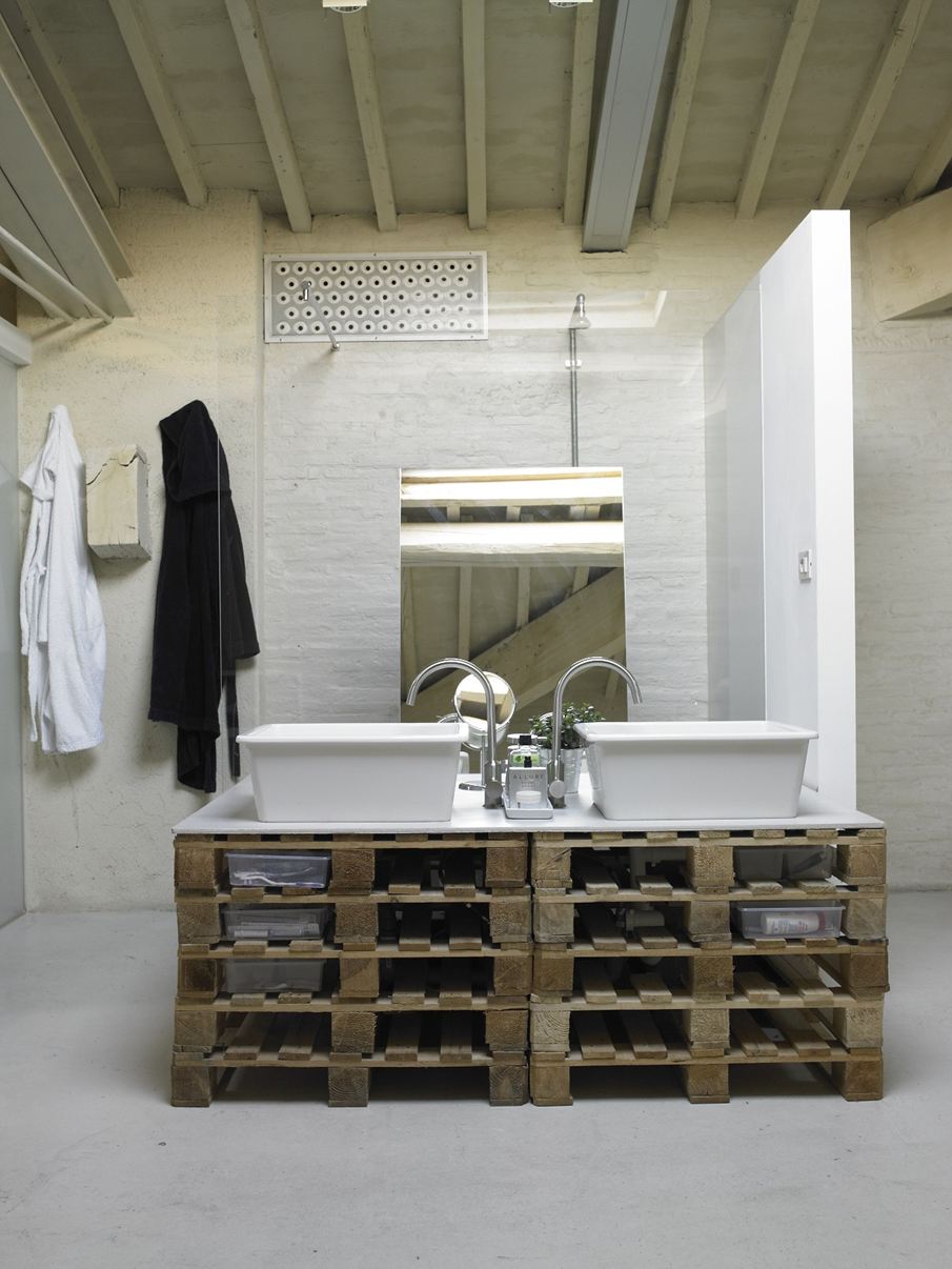 7-creative-ideas-for-bathroom-vanities-16