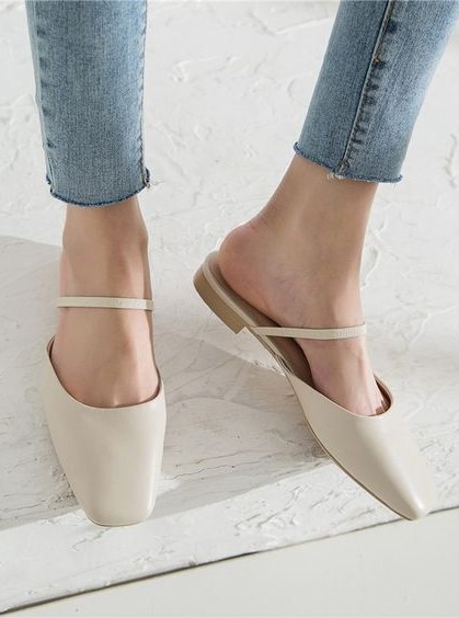 Mules | 7 Wardrobe Staples You'll Wear ALL of 2019 | Her Beauty