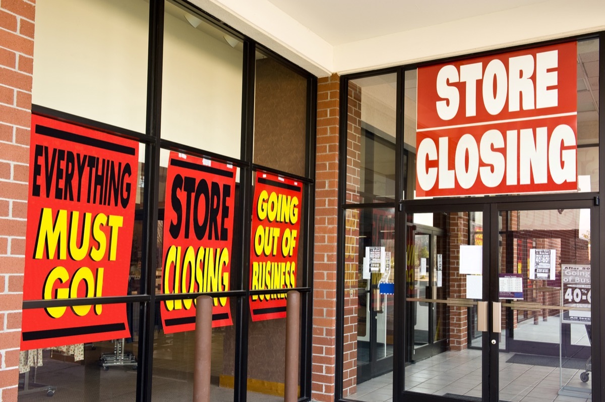 store closing signs in window