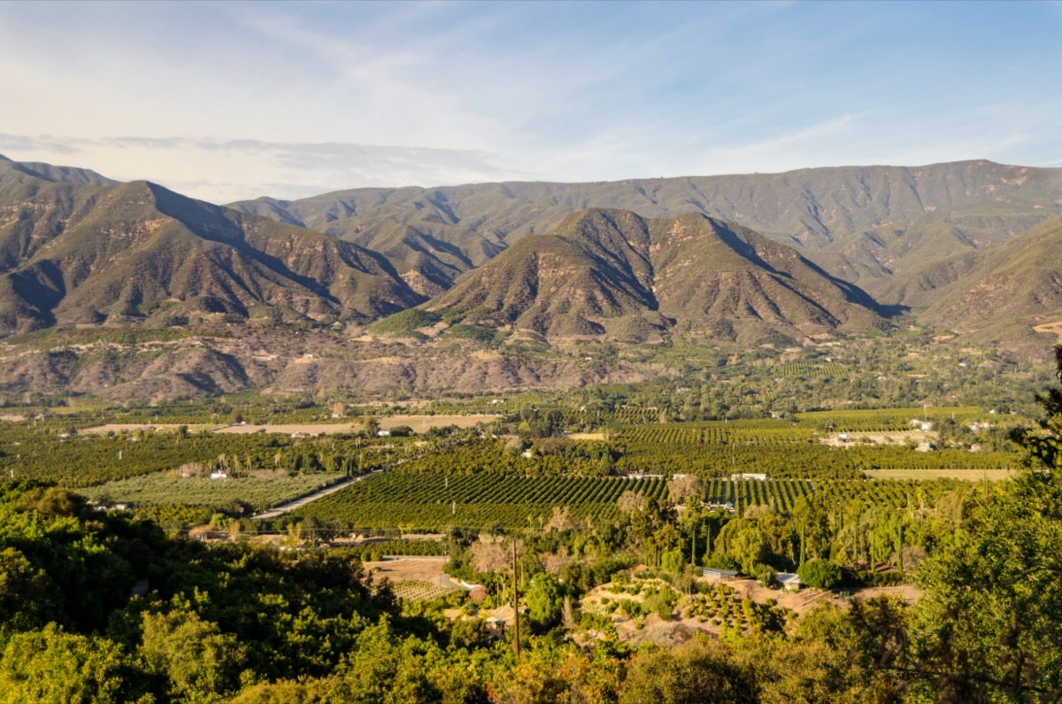 overview of mountain town in california