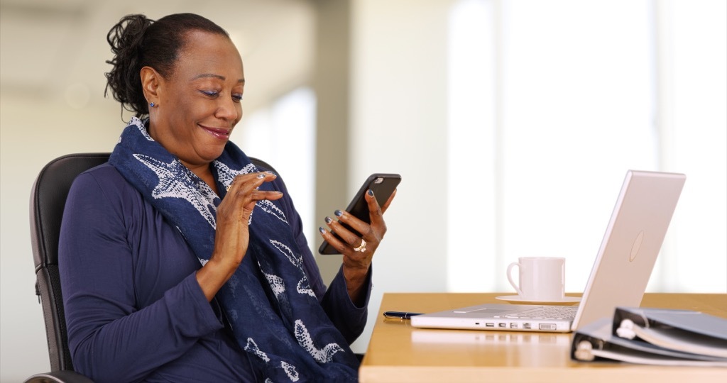 woman on phone New Year's Resolutions