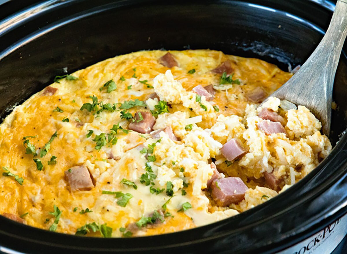 cheesy ham and eggs in slow cooker