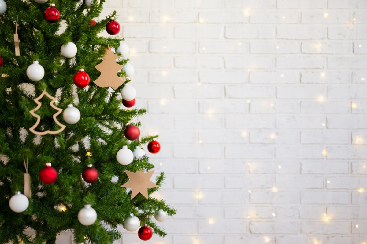 christmas tree decorating tips